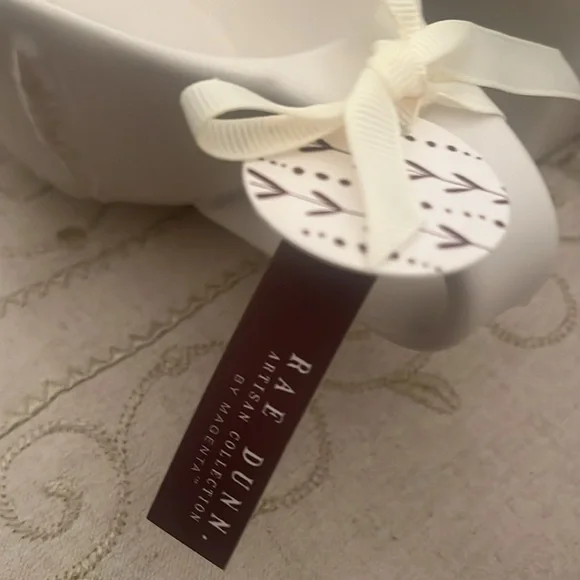 BWT Rae Dunn "Give Thanks" π π¦ Gravy Boat ceramic - Picture 4 of 5